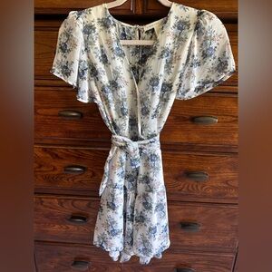 Altar’d State Alexa Floral Romper cream and blue – Size XS